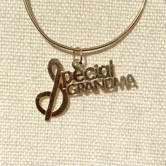 Cute Dainty "Special Grandma' Pendant / Charm 14K Real Gold - Picture 7 of 9